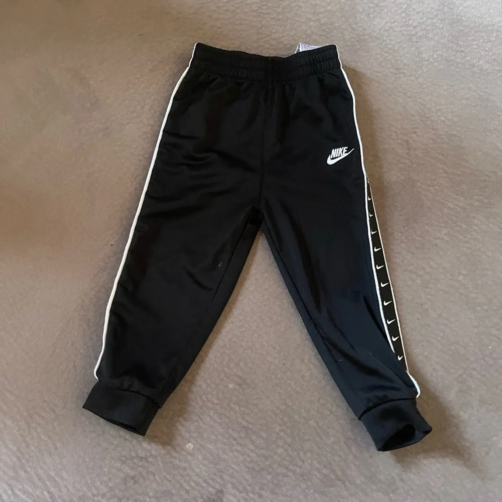 Nike Black & Light Gray Kids Athletic Track Jacket and Pants - Picture 8 of 11